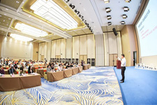胡亚军校长受邀参加MBAtalks云大会并发表精彩演讲