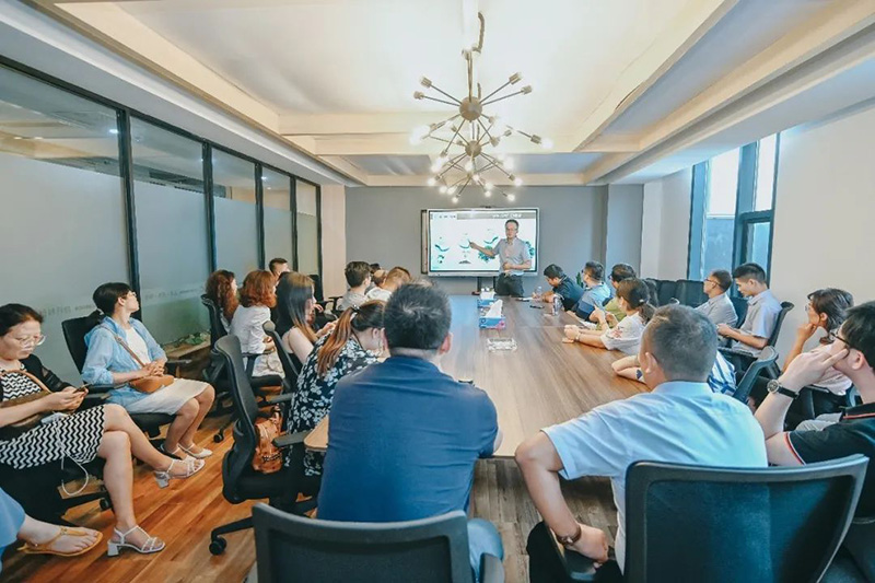 南京大学MBA校友.jpg
