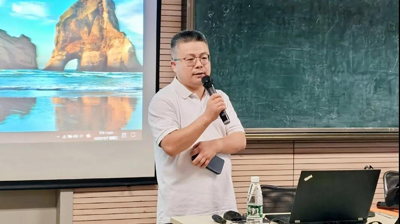 南邮王老师宣讲.jpg