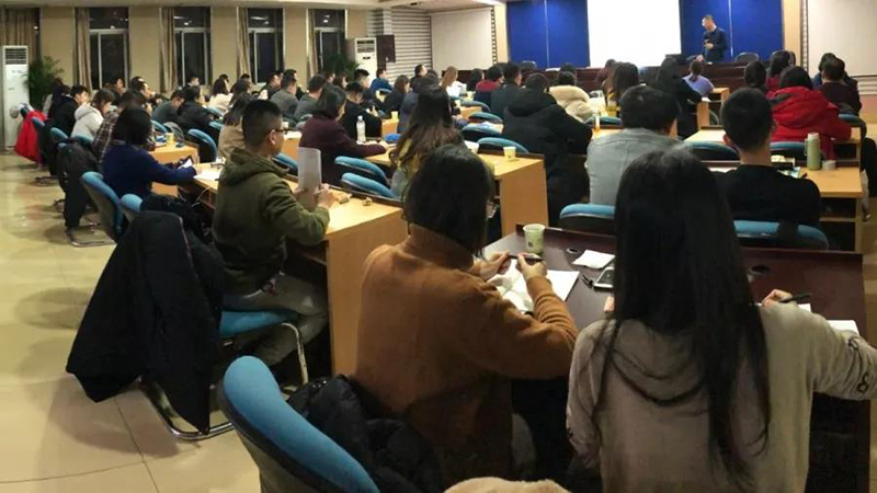 南京华章MBA复试学员.jpg